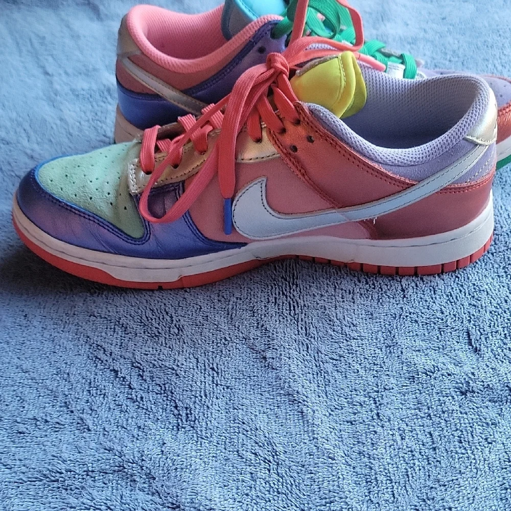 Nike Multicolor Low-Top Sneakers - Picture 2 of 13